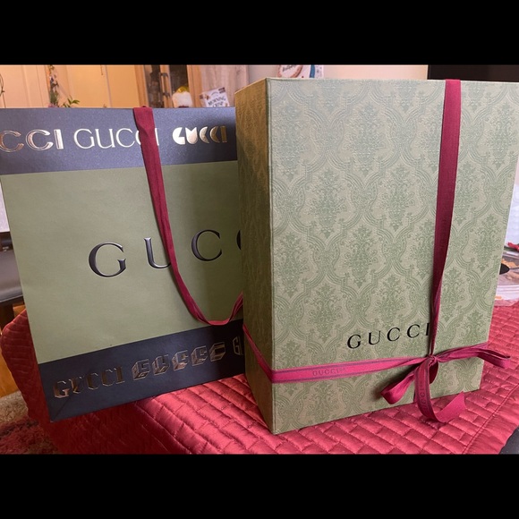 gucci small bag - Picture 2 of 3